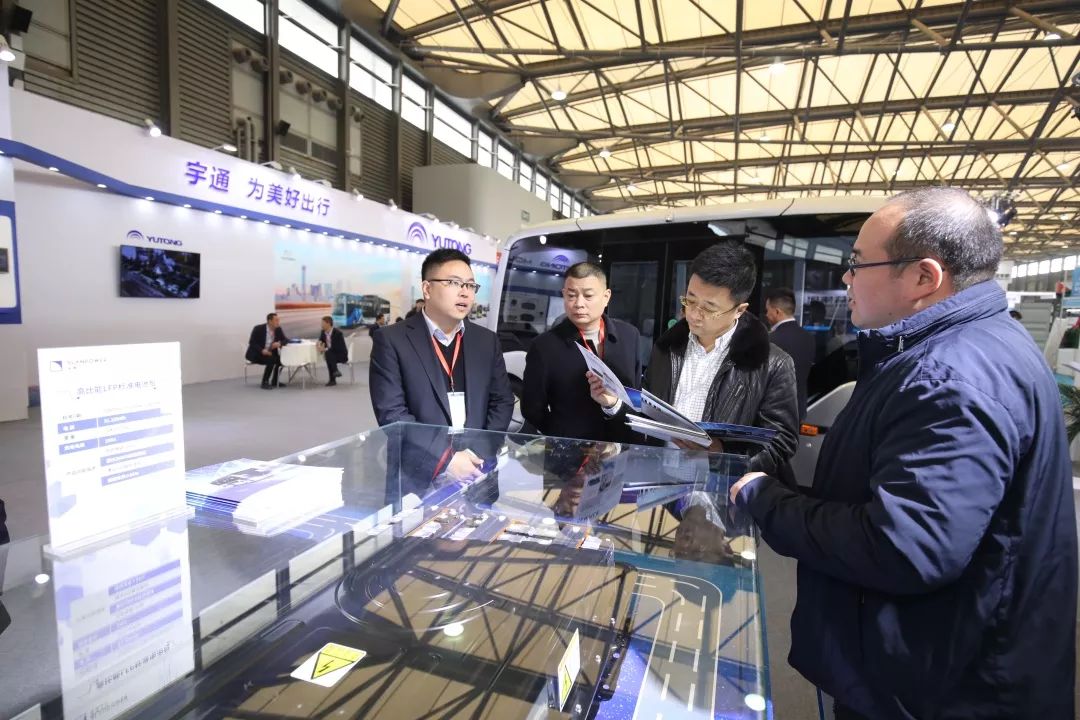 CCTV央视报道宇通亮相上海国际客车展，自动驾驶巴士闪耀全场