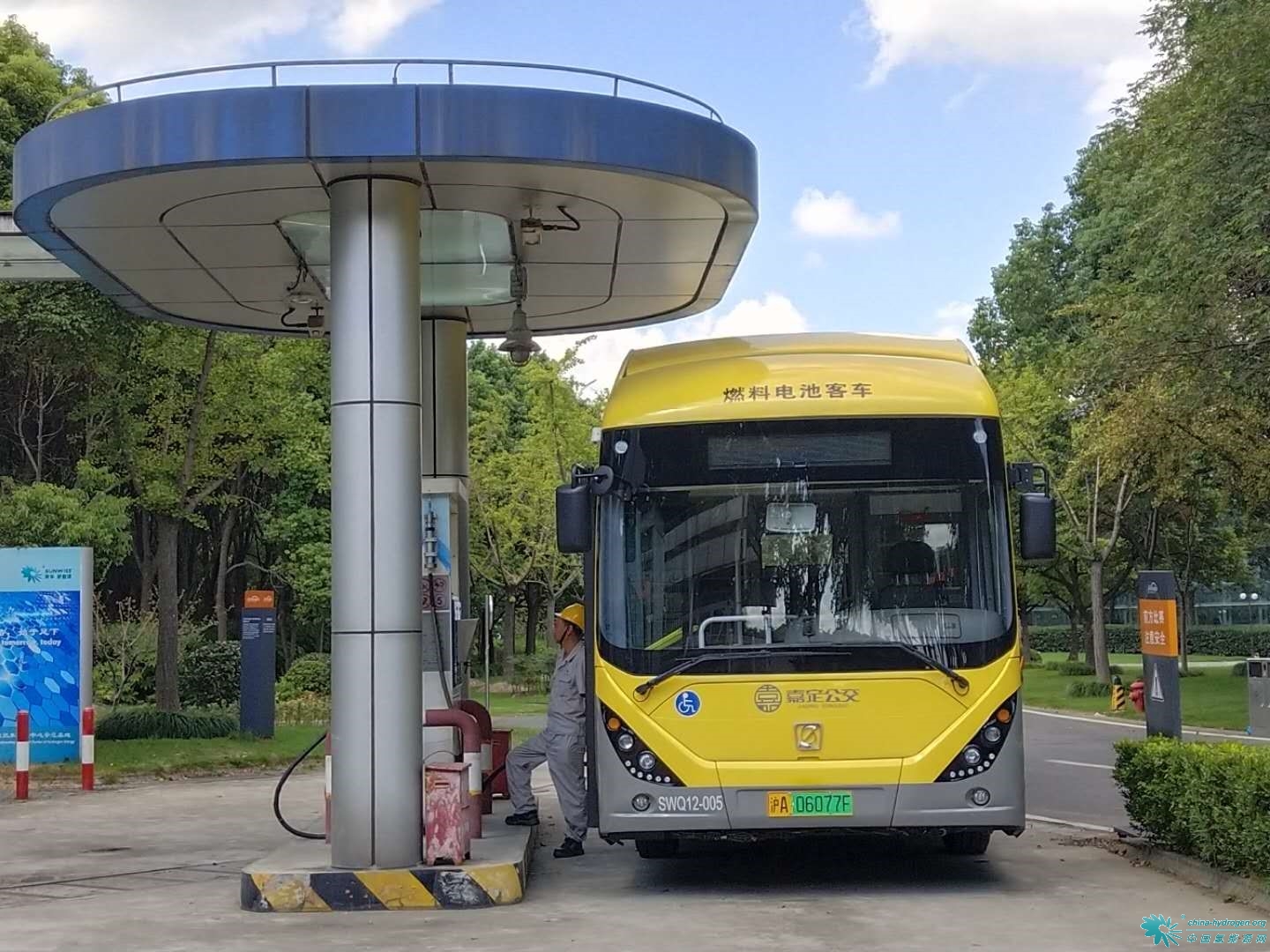 重磅！上海首条燃料电池公交线路今日上线(图文)